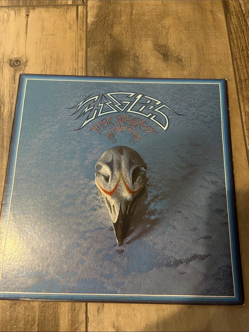 Vintage 1976 The Eagles vinyl record   “Their Greatest Hits”original cover